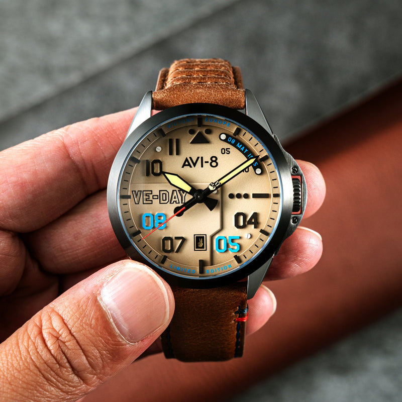 P-51 Mustang Patriot Automatic VE-Day 80th Limited Edition Victory Cream