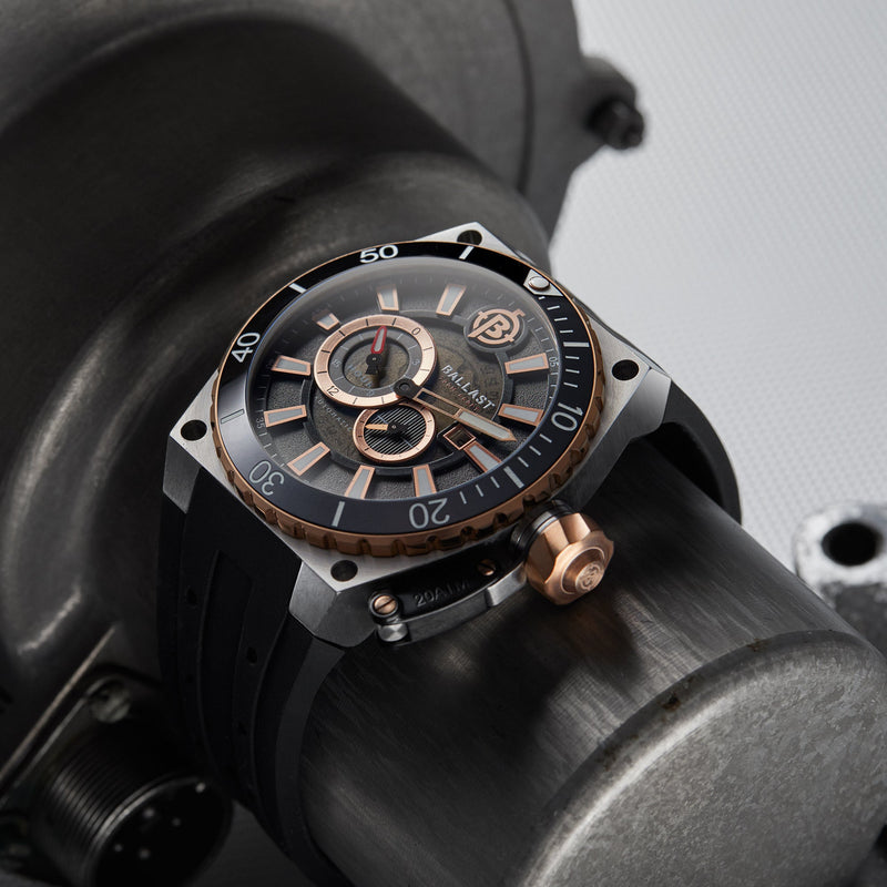 Valiant Regulator Automatic Black