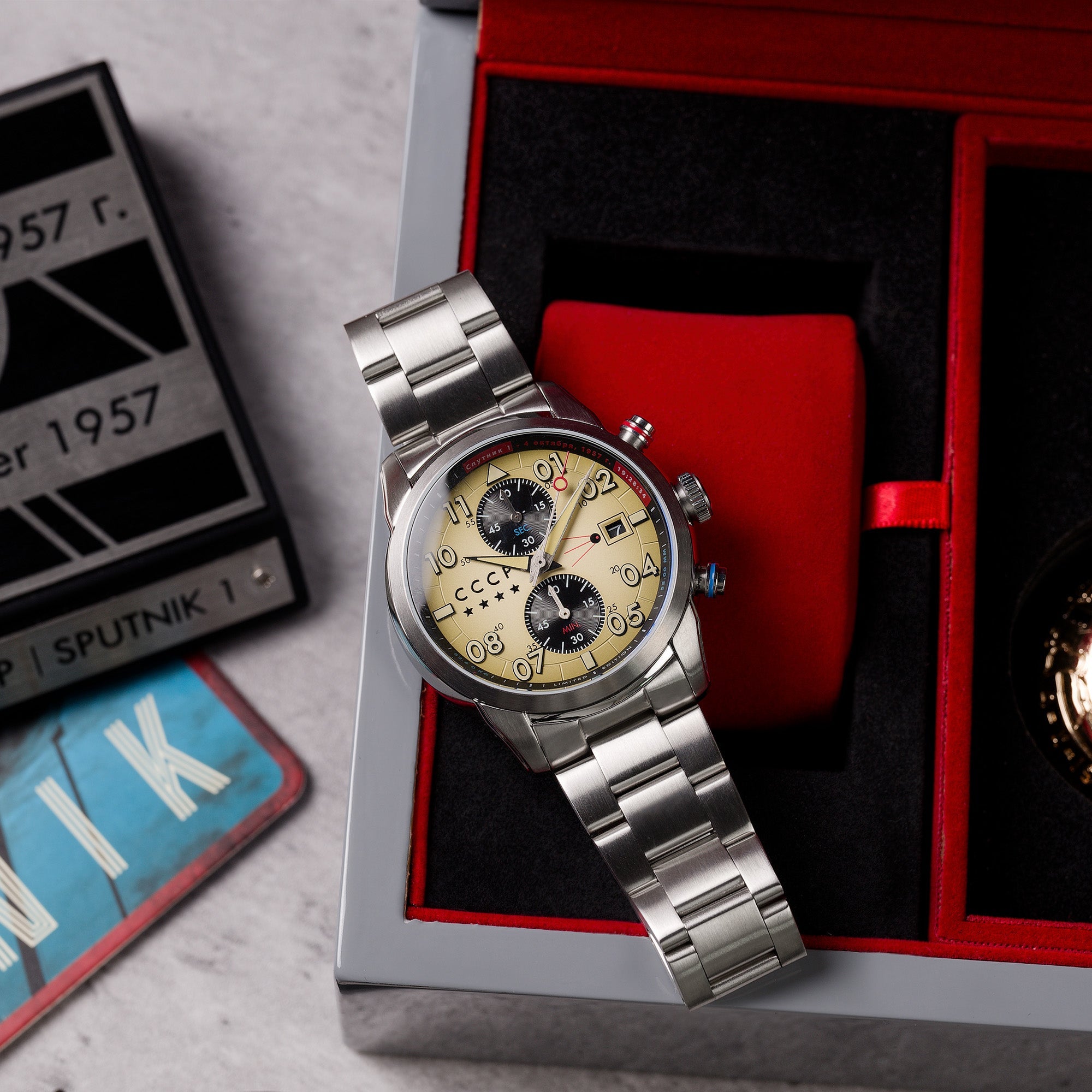 Sputnik Japan Quartz Chronograph Cream / Steel