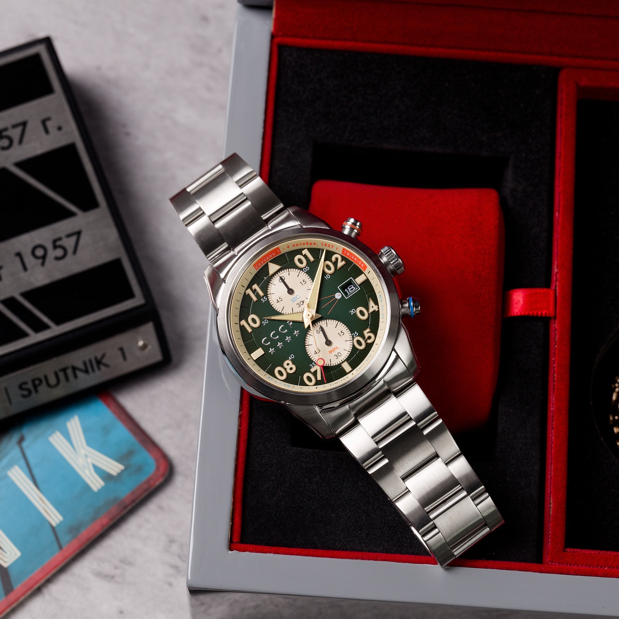 Sputnik Japan Quartz Chronograph Green / Steel