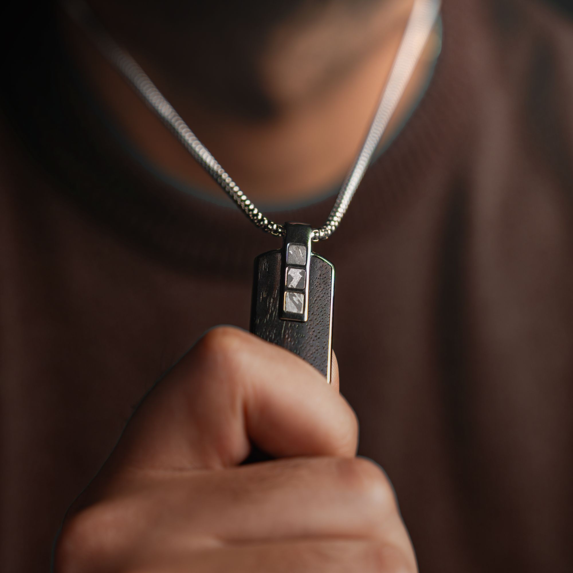 Accelero Dog Tag Dark Ebony Meteorite