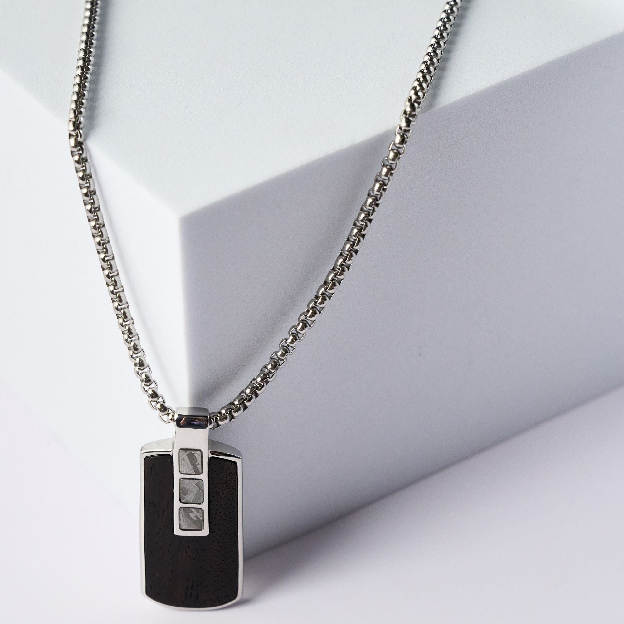 Accelero Dog Tag Dark Ebony Meteorite