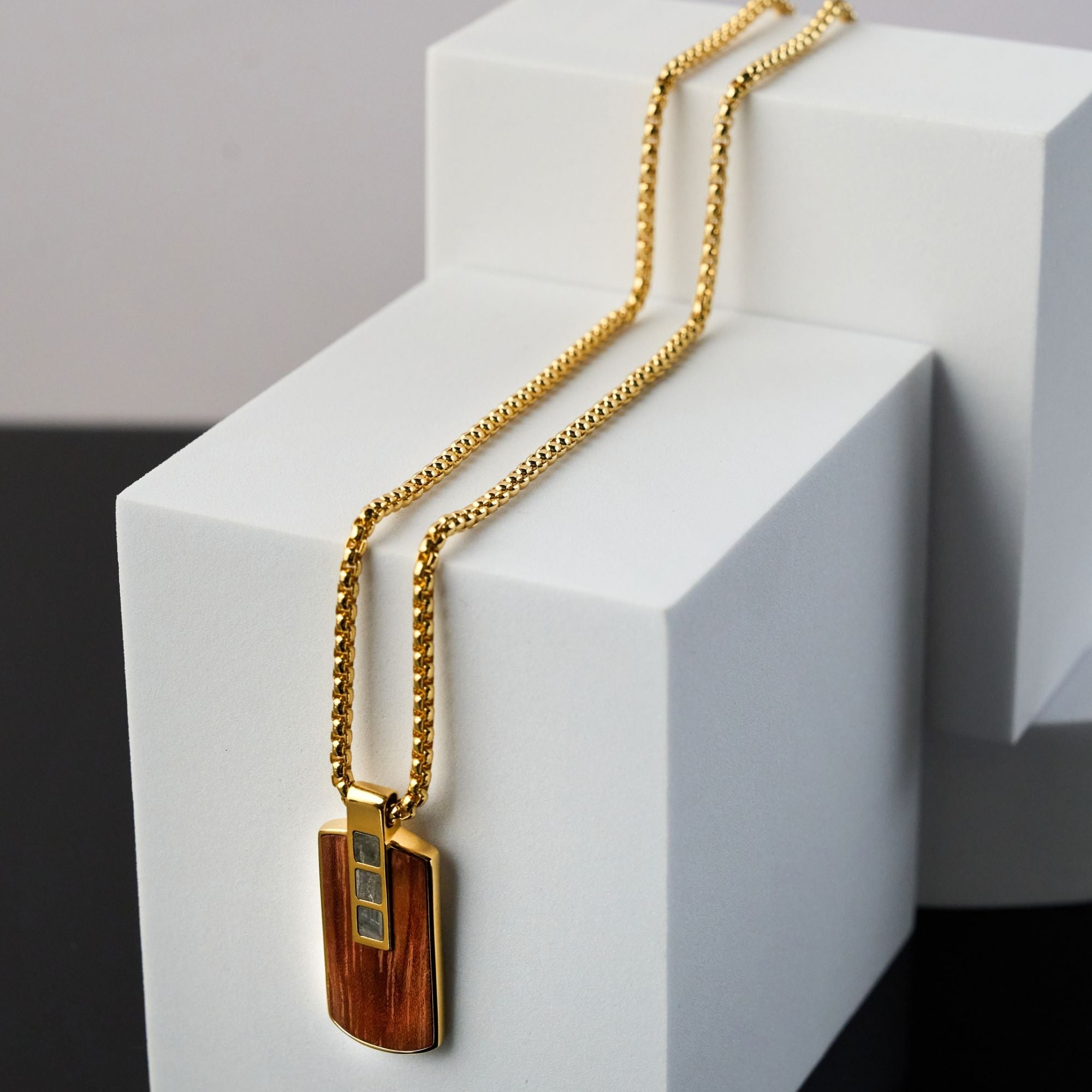 Accelero Dog Tag Dark Wood Meteorite