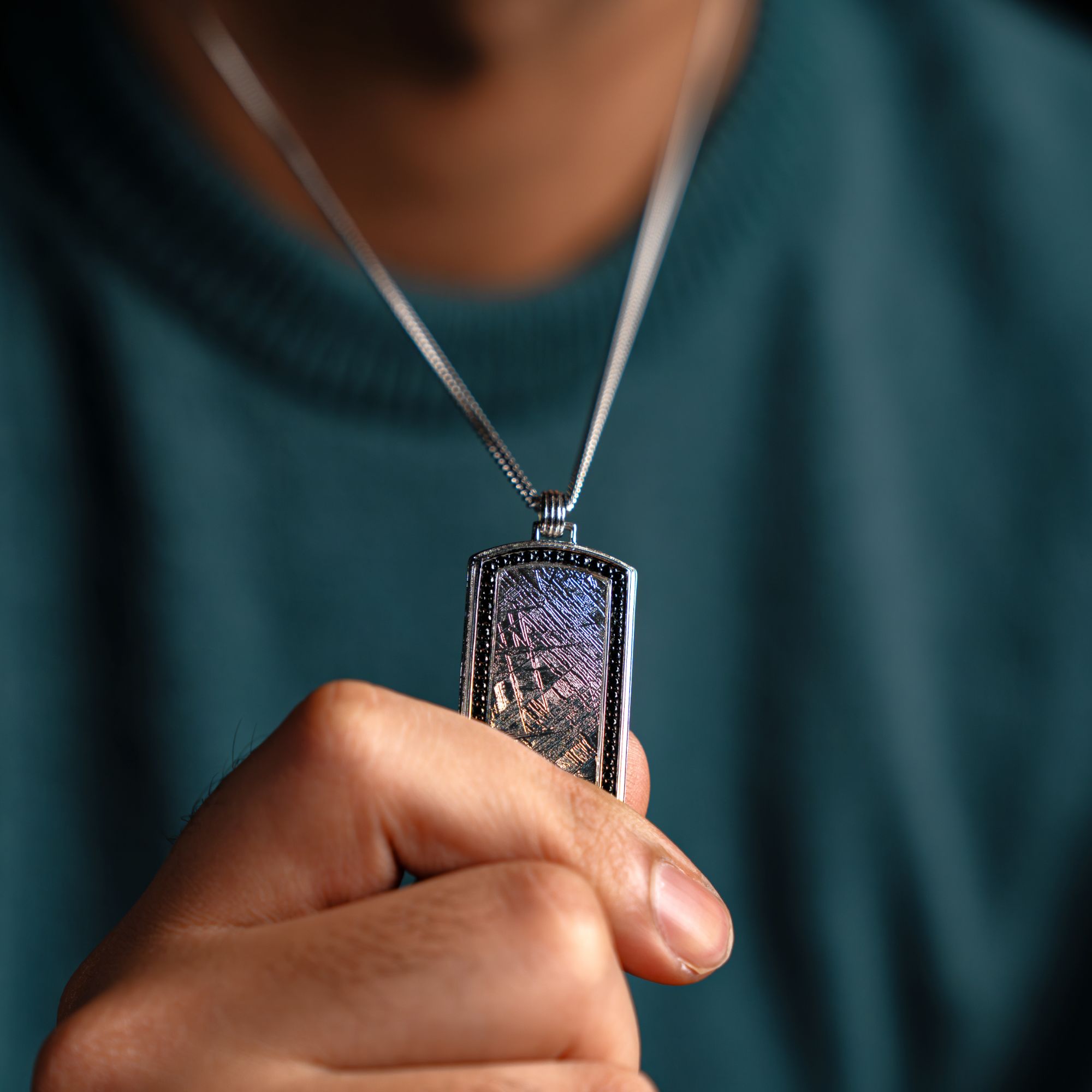 Vezeto Dog Tag Silver Meteorite