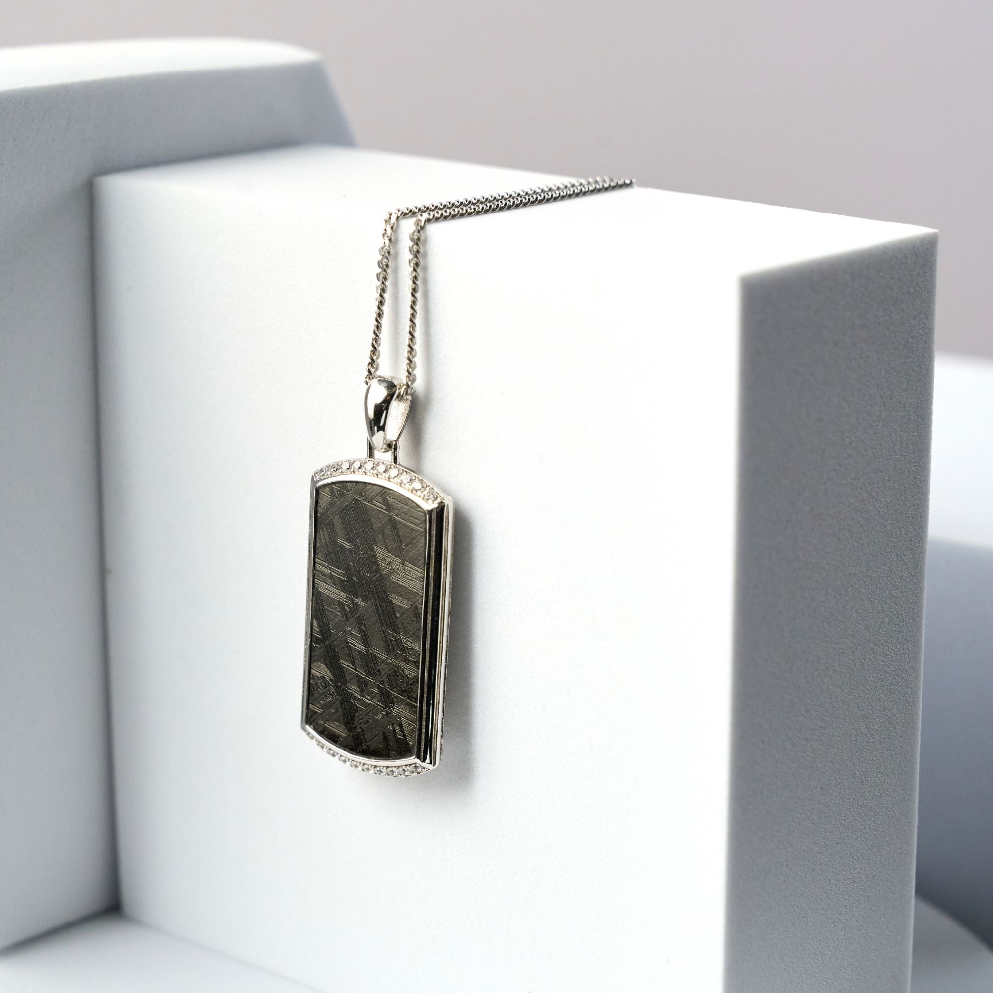 Vezeto Slate Black Meteorite