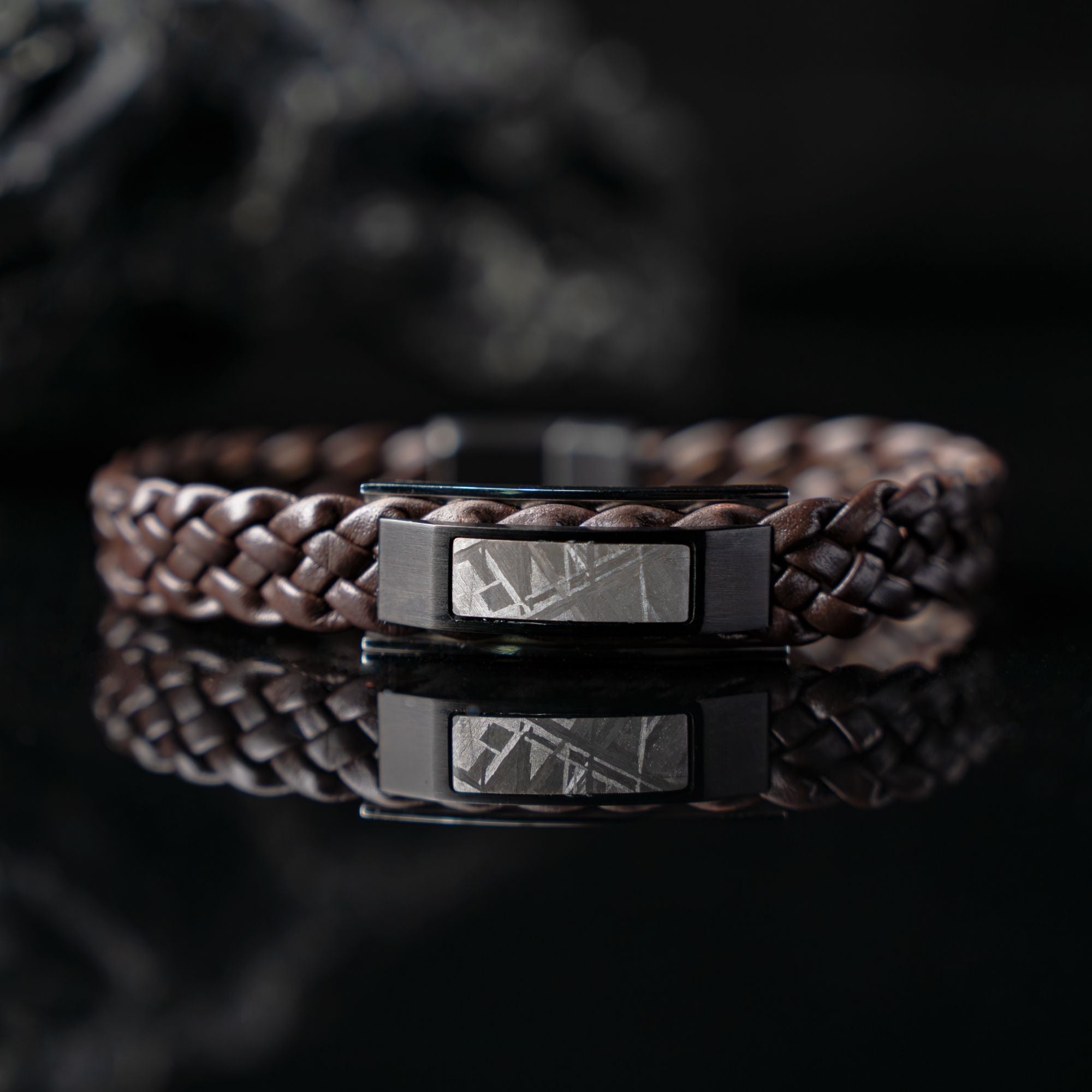 Accelero Leather Bracelet Gun Metal Meteorite