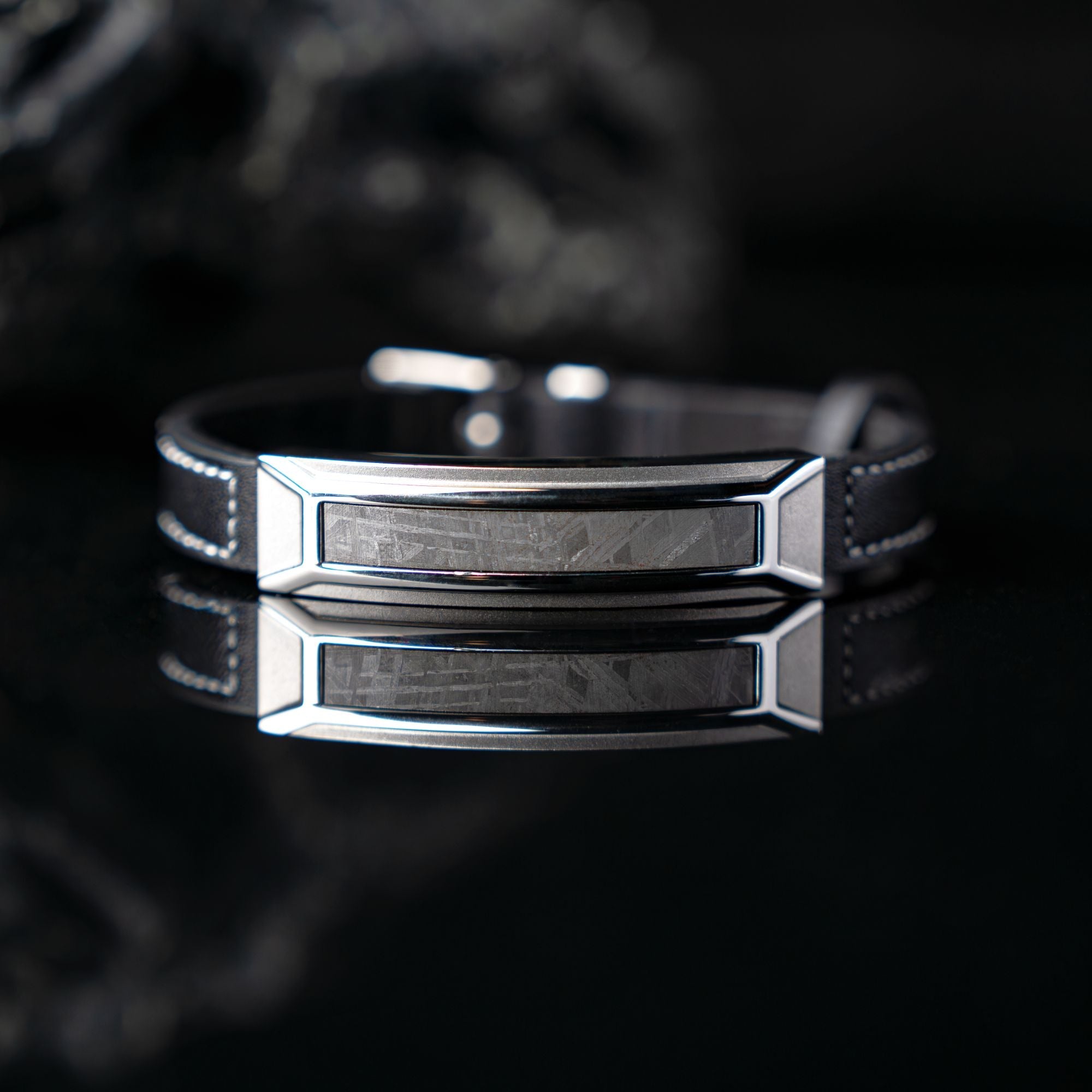 Vezeto Leather Bracelet Jet Black Meteorite