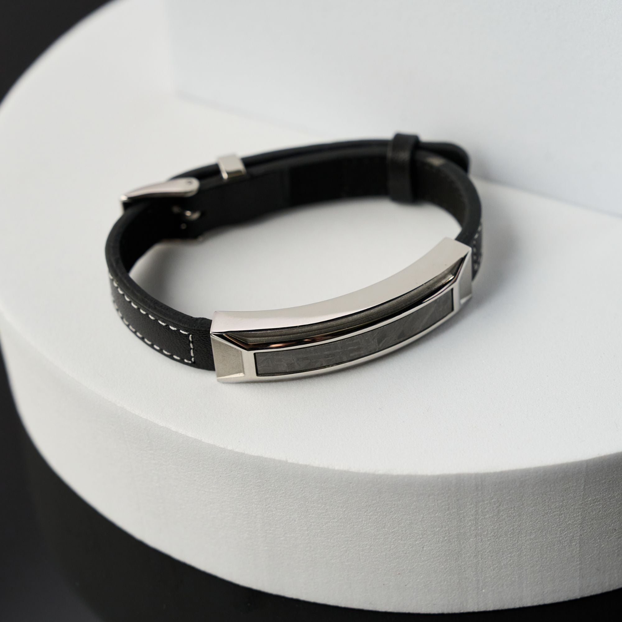 Vezeto Leather Bracelet Jet Black Meteorite