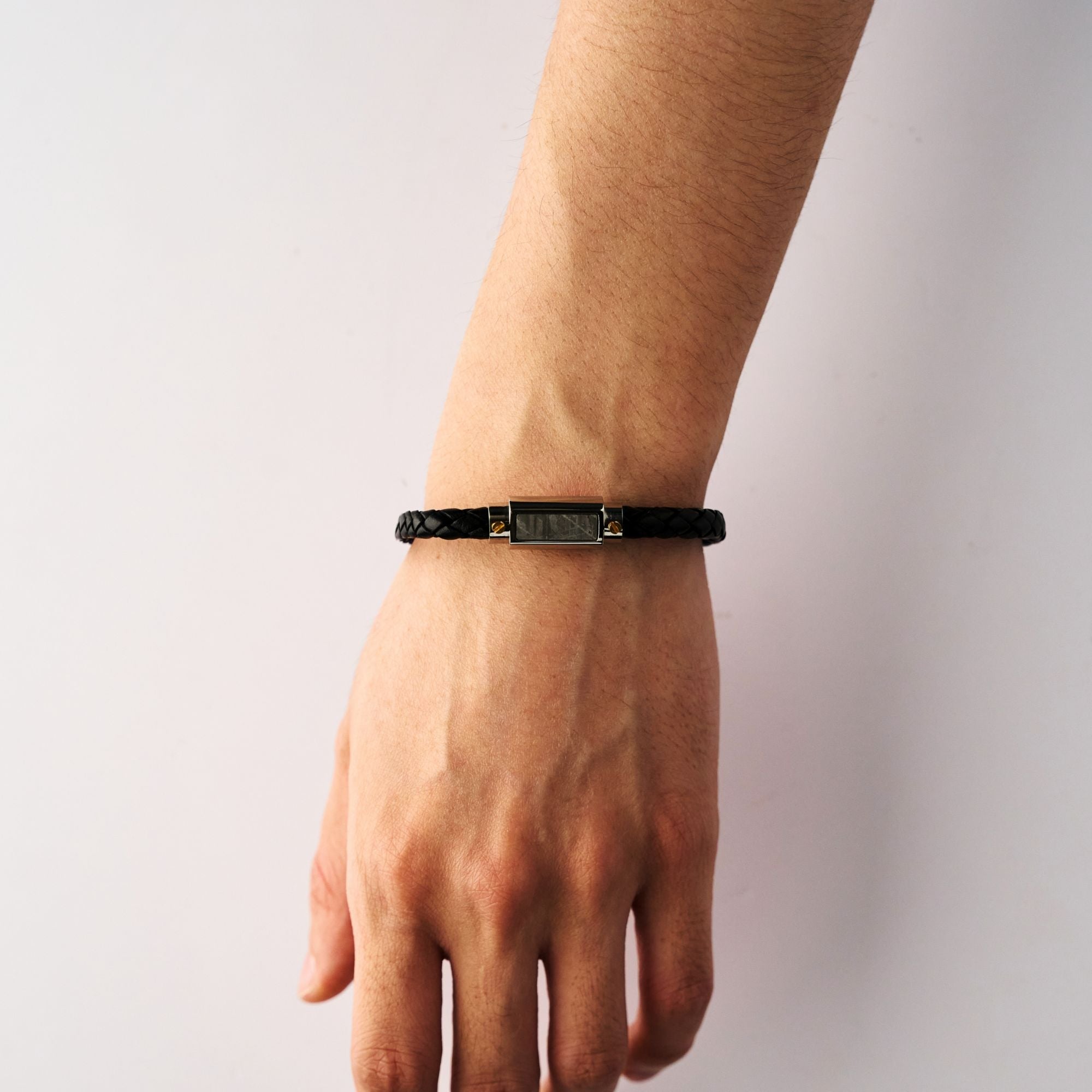 Vezeto Leather Bracelet Black Meteorite