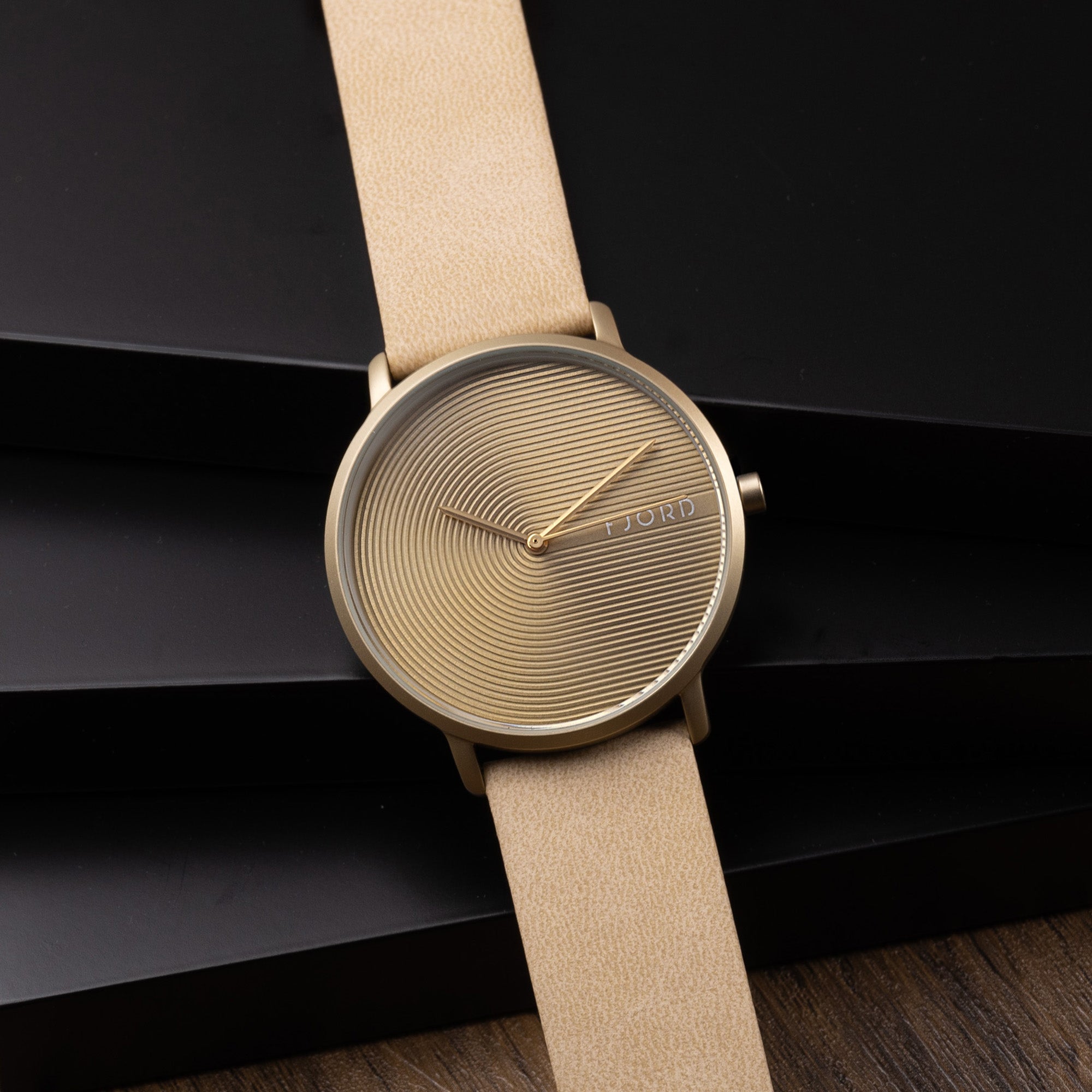 Erik Japan Quartz  Saharan Gold