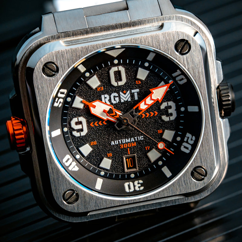 Pershing Automatic Command Black